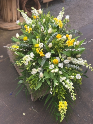 Coffin Spray: Yellow and White