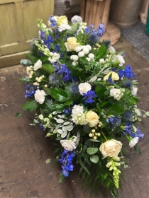 Coffin spray :  White & Blue